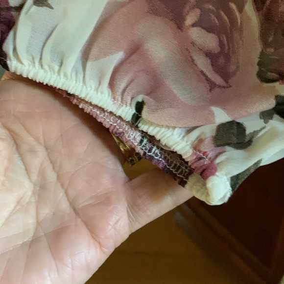 Flowered dress - Picture 7 of 9